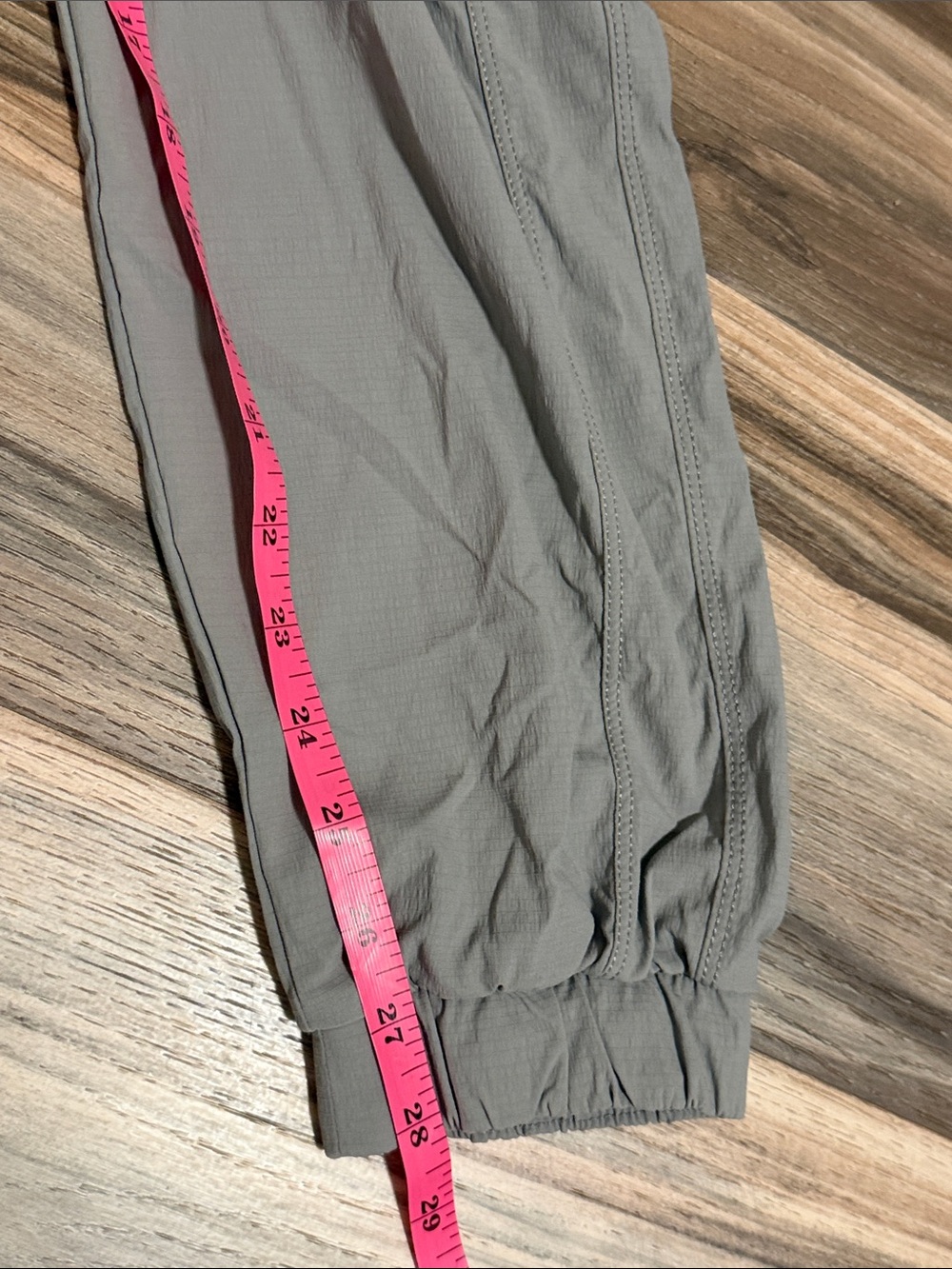 Athleta Women’s Gray Trekkie 2.0 Jogger Pants 8 Lightweight Drawstring Pockets - Picture 7 of 9
